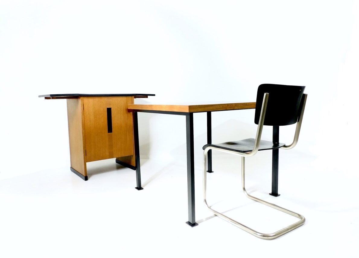 Kleiner_Esstisch_Arbeitstisch_Swiss_Design_Vintage_Table_32