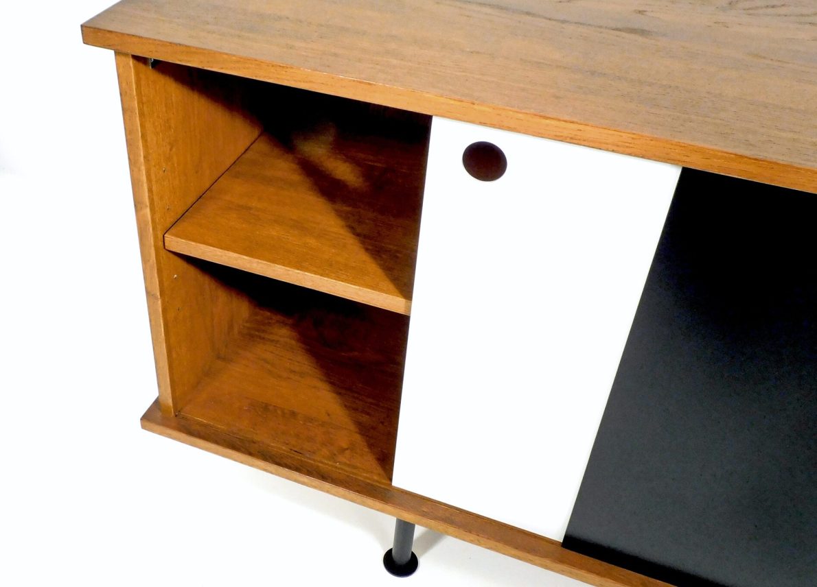 MAX_Schiebentuerensideboard_Typ2_22