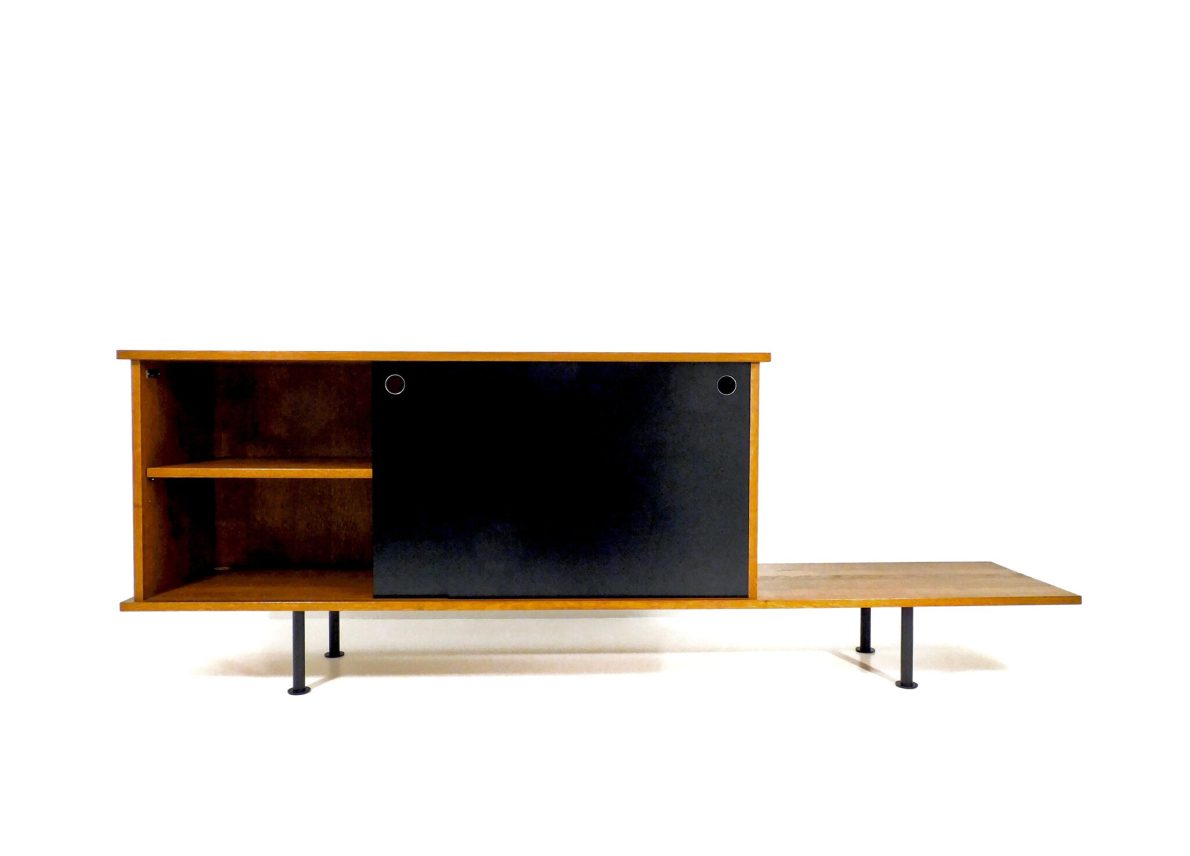 MAX_Schiebentuerensideboard_Typ2_48