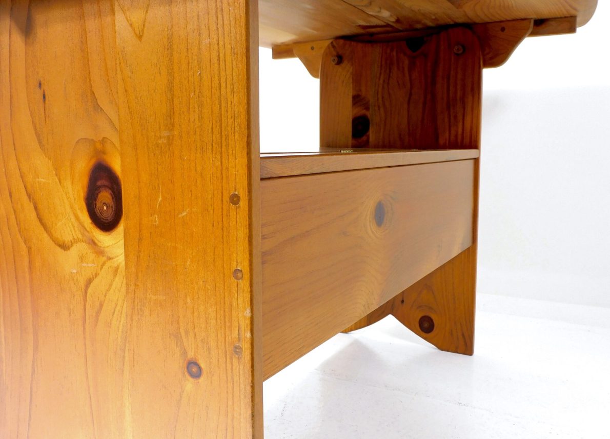 Massiver_Laerchenholztisch_1960_Vintage_Table_Scandiavia_17