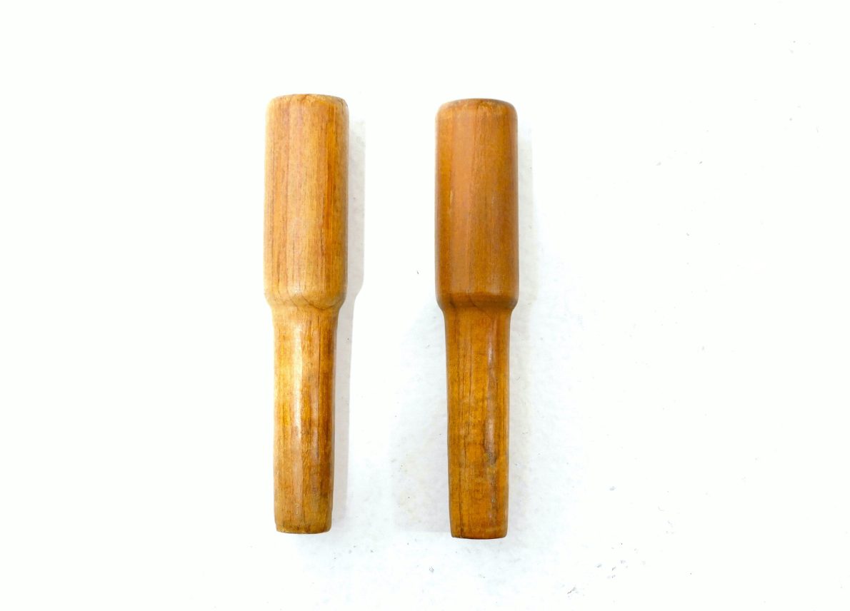 Massiver_Laerchenholztisch_1960_Vintage_Table_Scandiavia_22