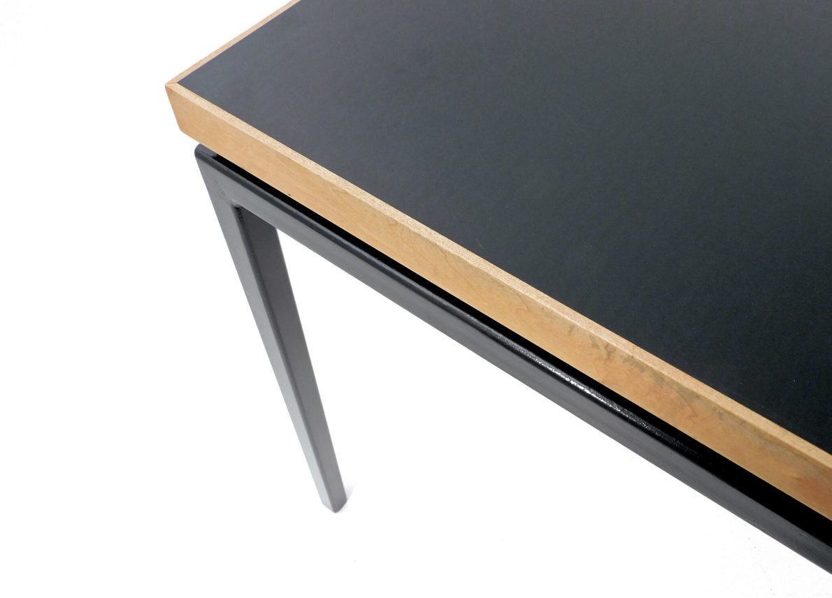 Quadratischer_Tisch_Table_Swiss_Design_Vintage_2