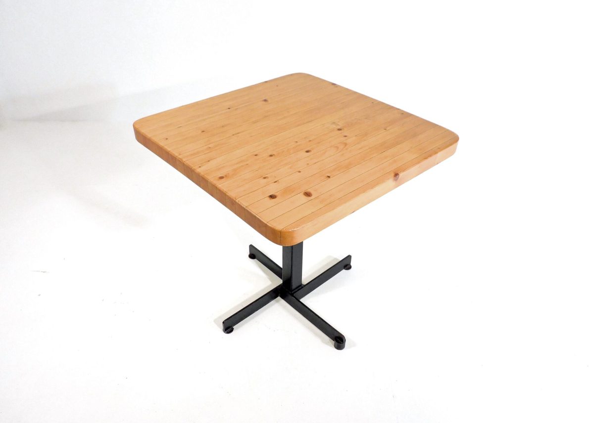 Tisch_Les_Arcs_Charlotte_Perriand_table_French_Design_10