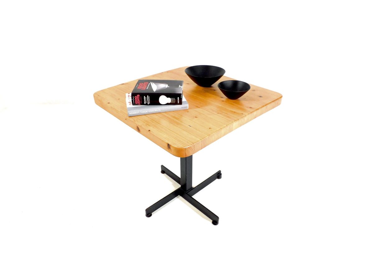 Tisch_Les_Arcs_Charlotte_Perriand_table_French_Design_2