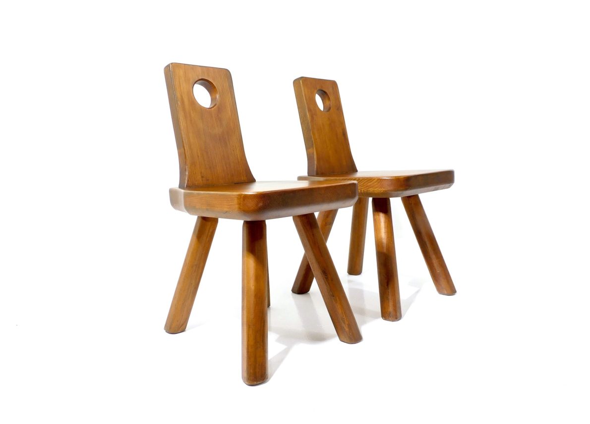 Zwei brutalistische Massivholzstühle10
